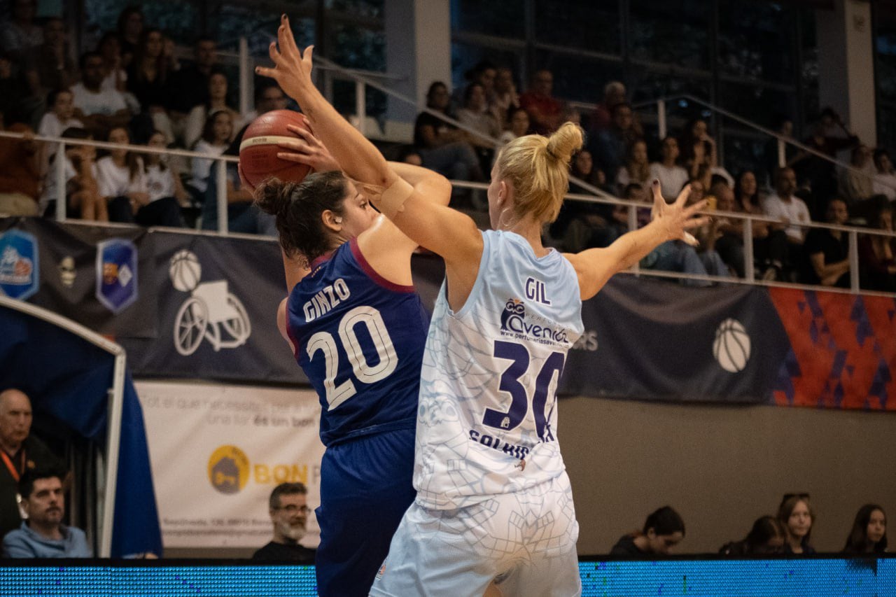 CB Avenida invictas en su quinta jornada contra el Barça CBS