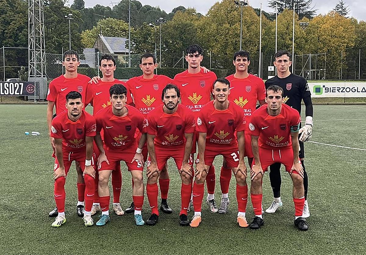 UD Santa Marta frente al SD Ponferradina.