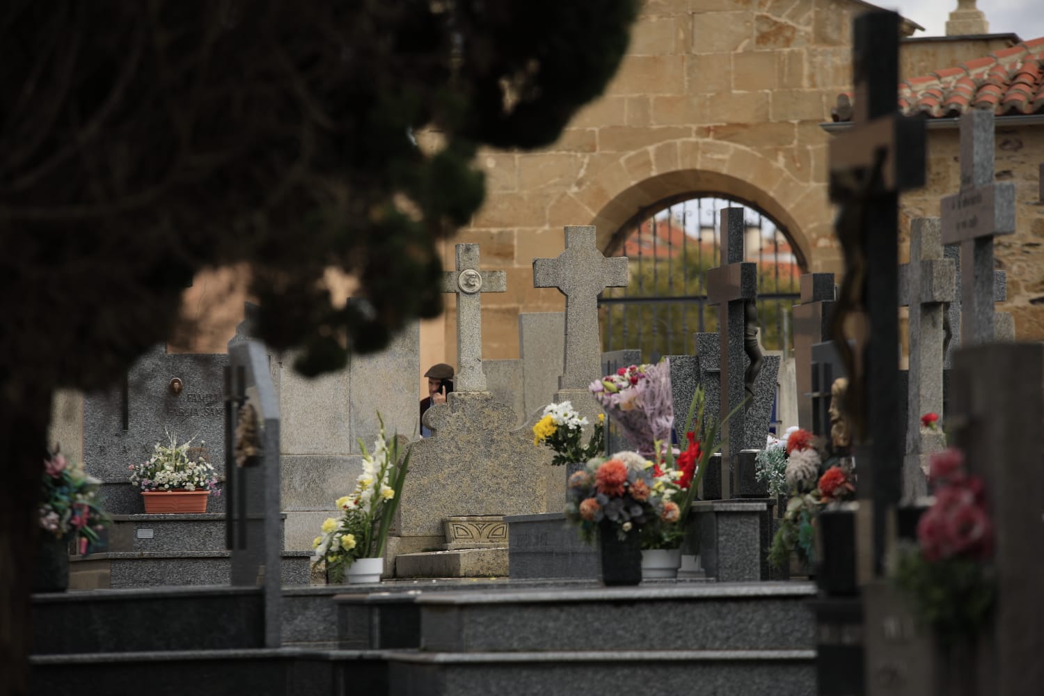 Los salmantinos recuerdan y visitan a sus seres queridos fallecidos