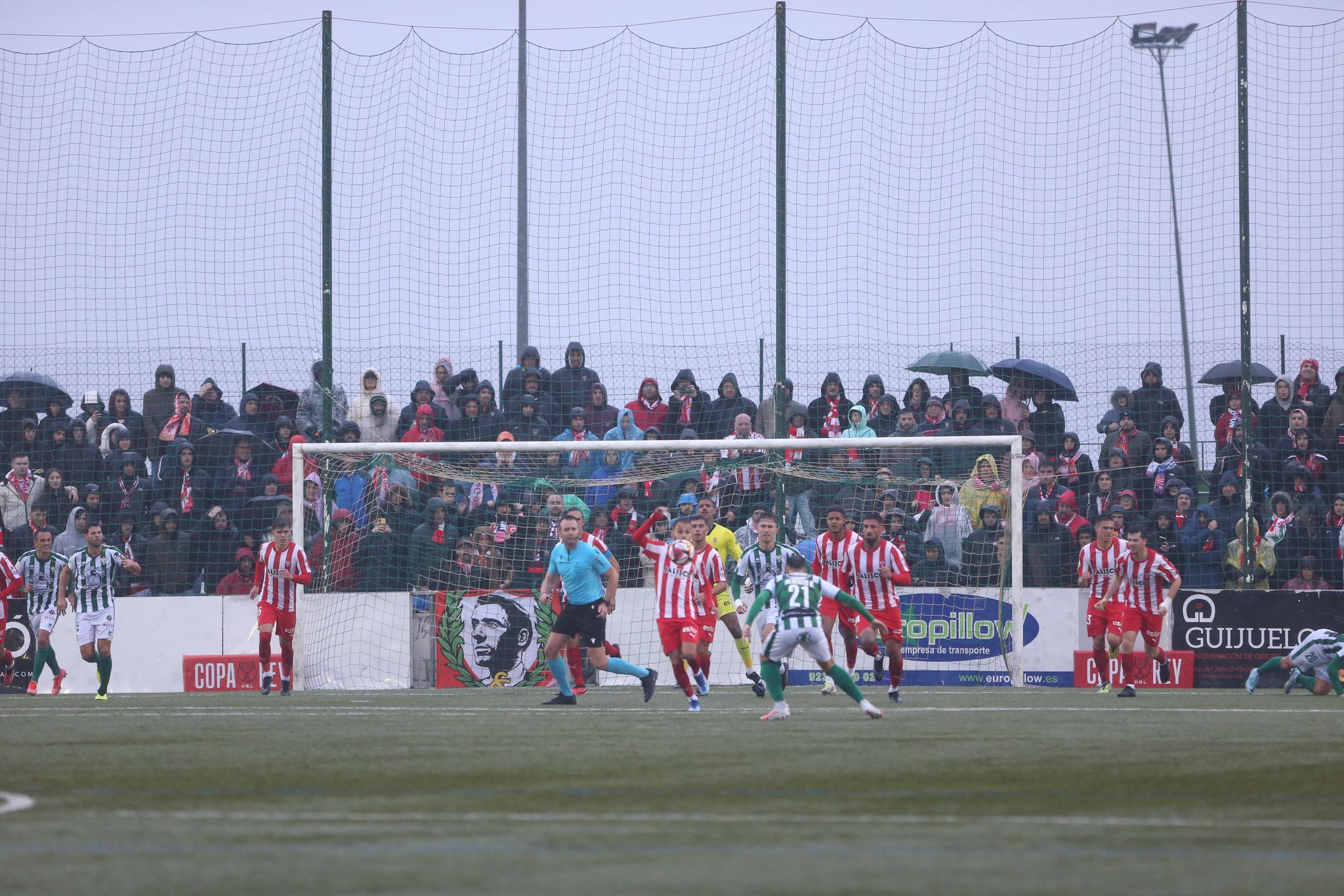 El Guijuelo le aguanta con mérito a un Segunda División