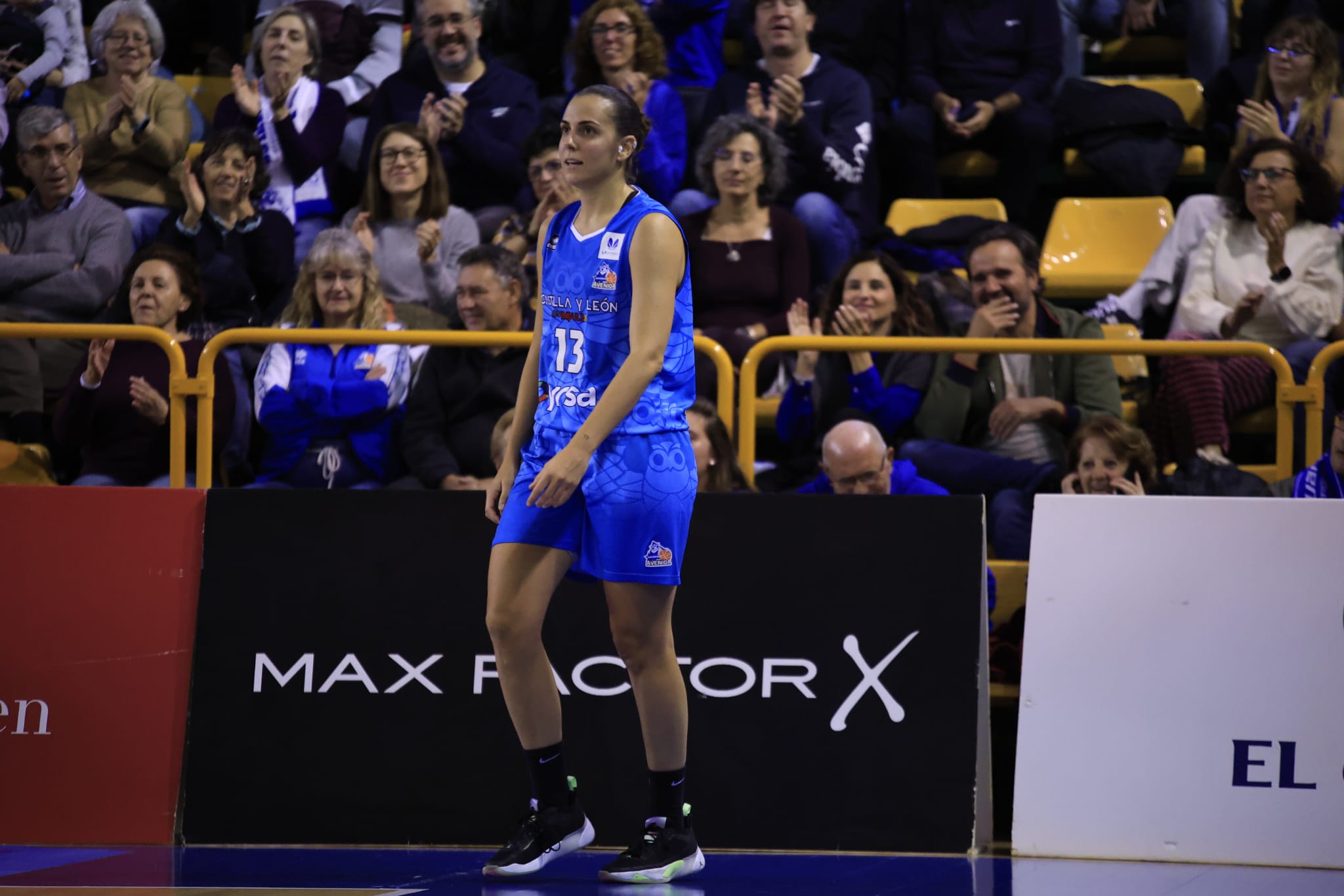 Amplia victoria del líder Avenida ante Estudiantes