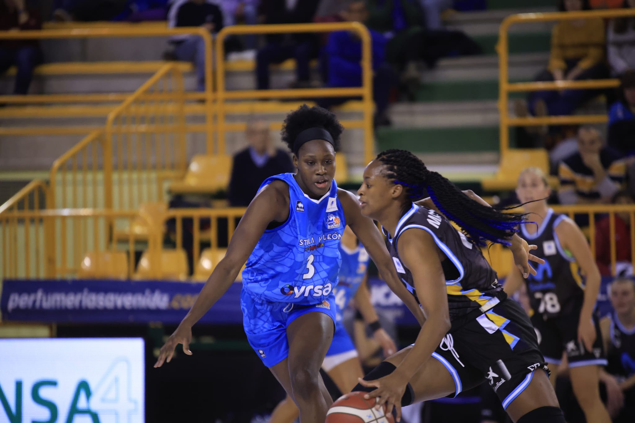 Amplia victoria del líder Avenida ante Estudiantes