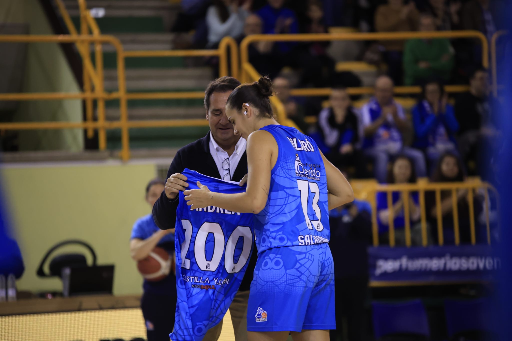 Amplia victoria del líder Avenida ante Estudiantes