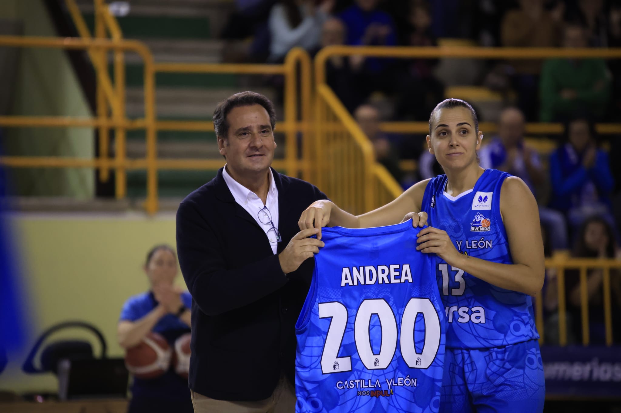 Amplia victoria del líder Avenida ante Estudiantes