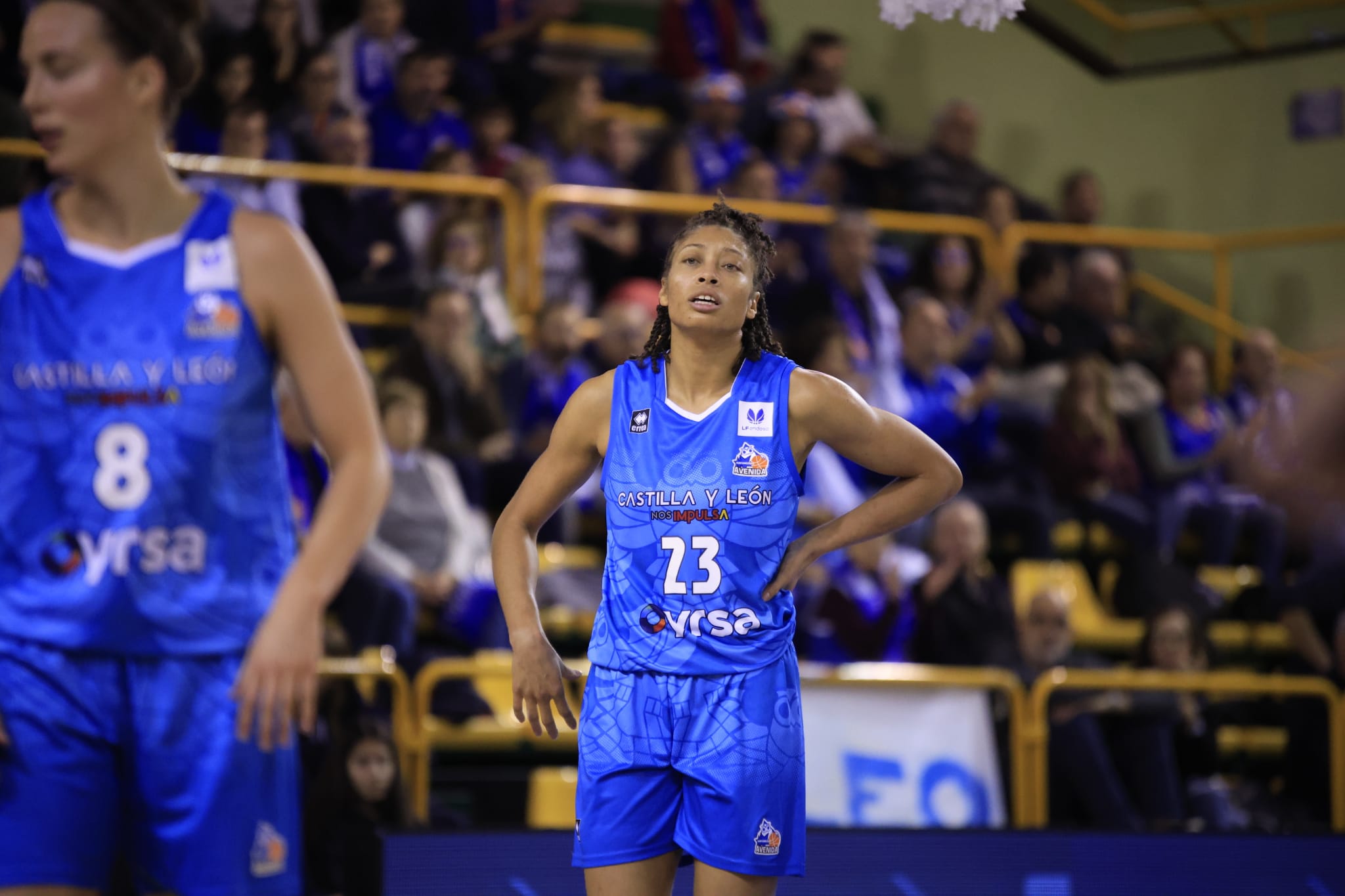 Amplia victoria del líder Avenida ante Estudiantes