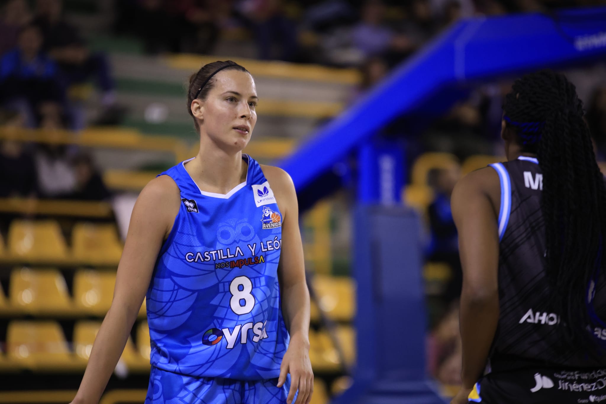 Amplia victoria del líder Avenida ante Estudiantes