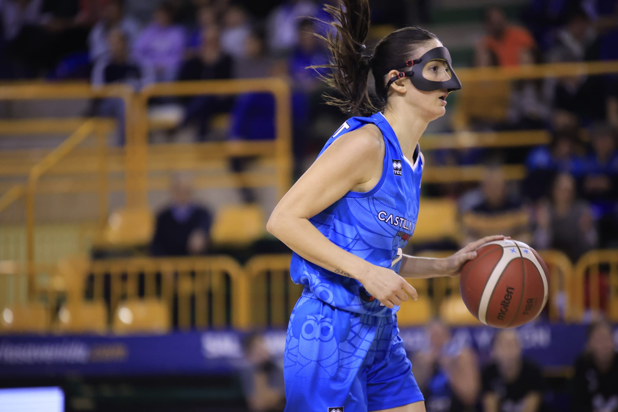 Amplia victoria del líder Avenida ante Estudiantes