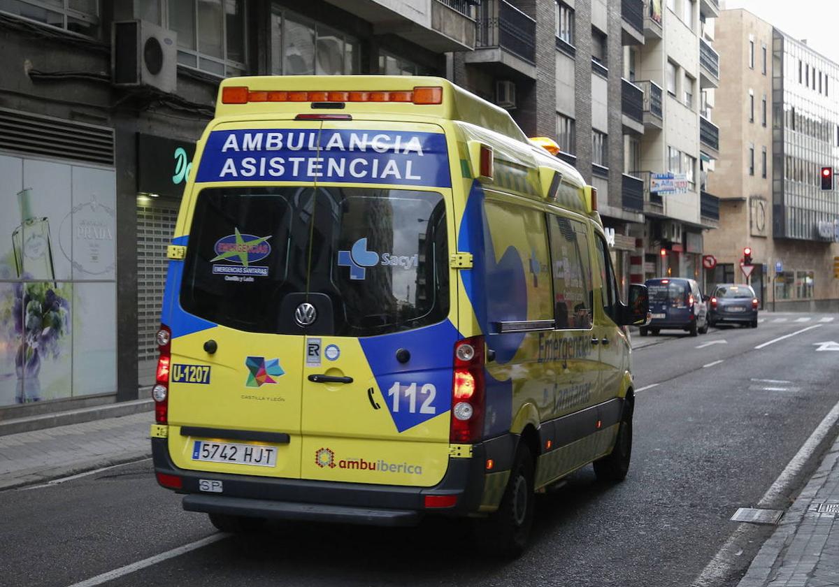 Trasladado en UVI móvil al hospital un motorista de 24 años herido en San Pedro de Rozados