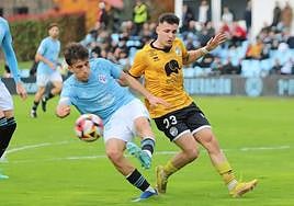 Una acción del encuentro de Unionistas ante el Celta B.