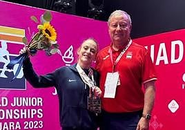 Marta García, junto a Constantino Iglesias, presidente de la Federación.