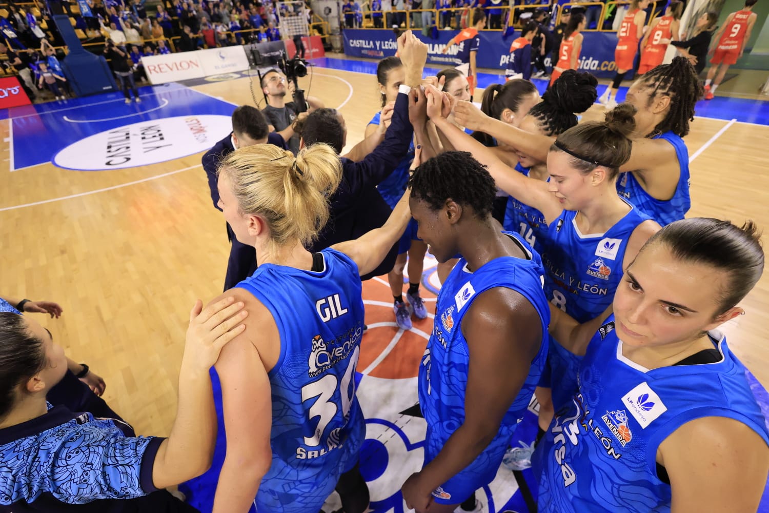 El clásico Avenida-Valencia, por todo lo alto