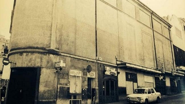 Imagen antes - El antiguo cine y el edificio de viviendas de Vázquez Coronado.