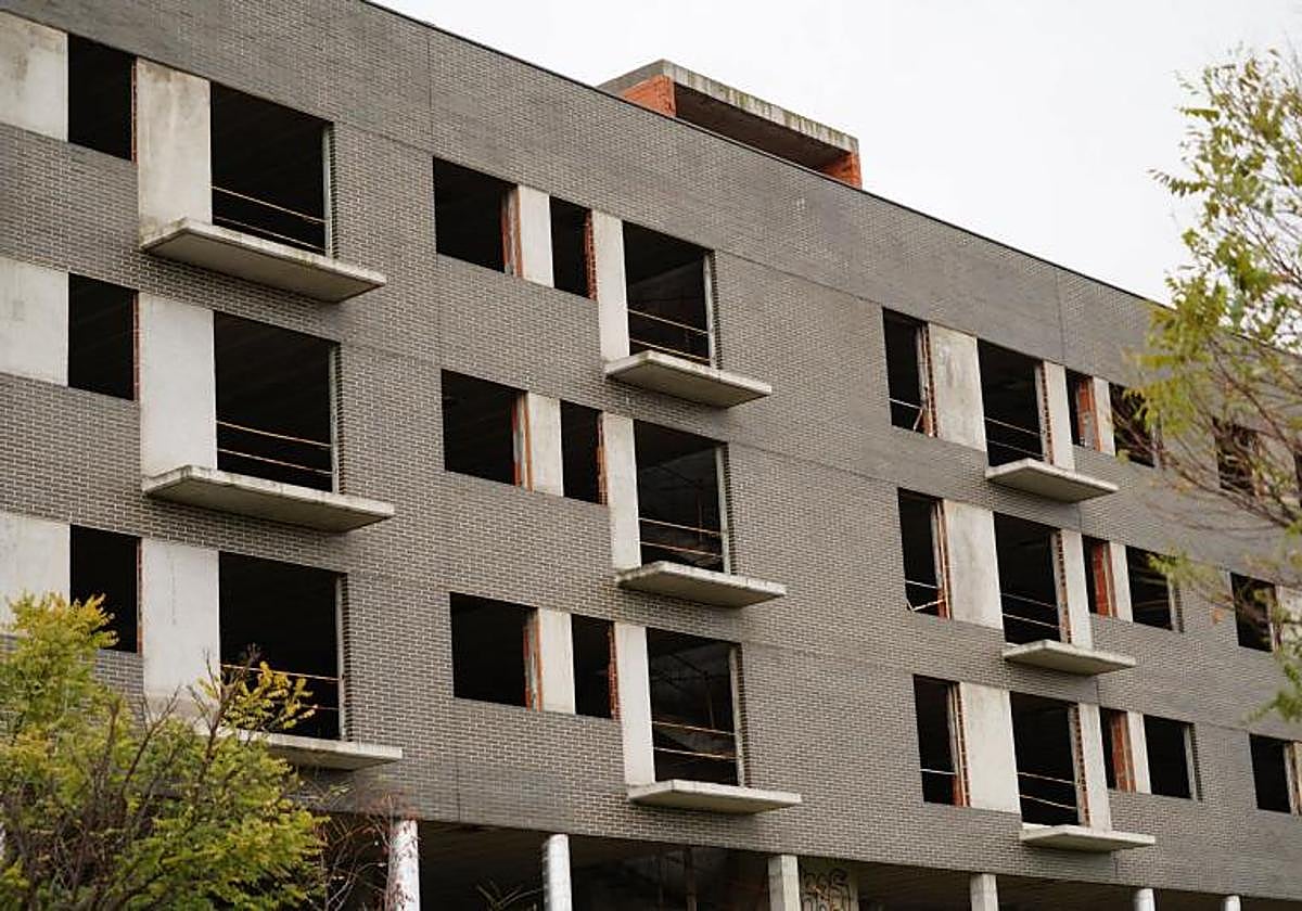 Imagen de archivo de unas viviendas en construcción en Salamanca.