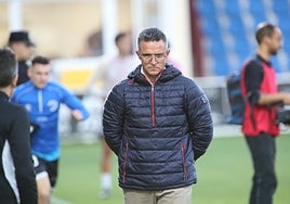 Dani Ponz, cabizbajo durante el partido ante la Ponferradina