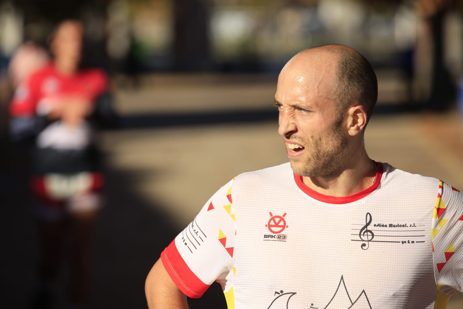 La VII Carrera Popular Rodríguez Fabrés rompe la mañana de niebla