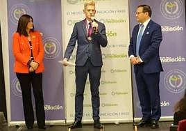 José Ignacio Gago Alonso recibe un premio a comienzos de 2023.