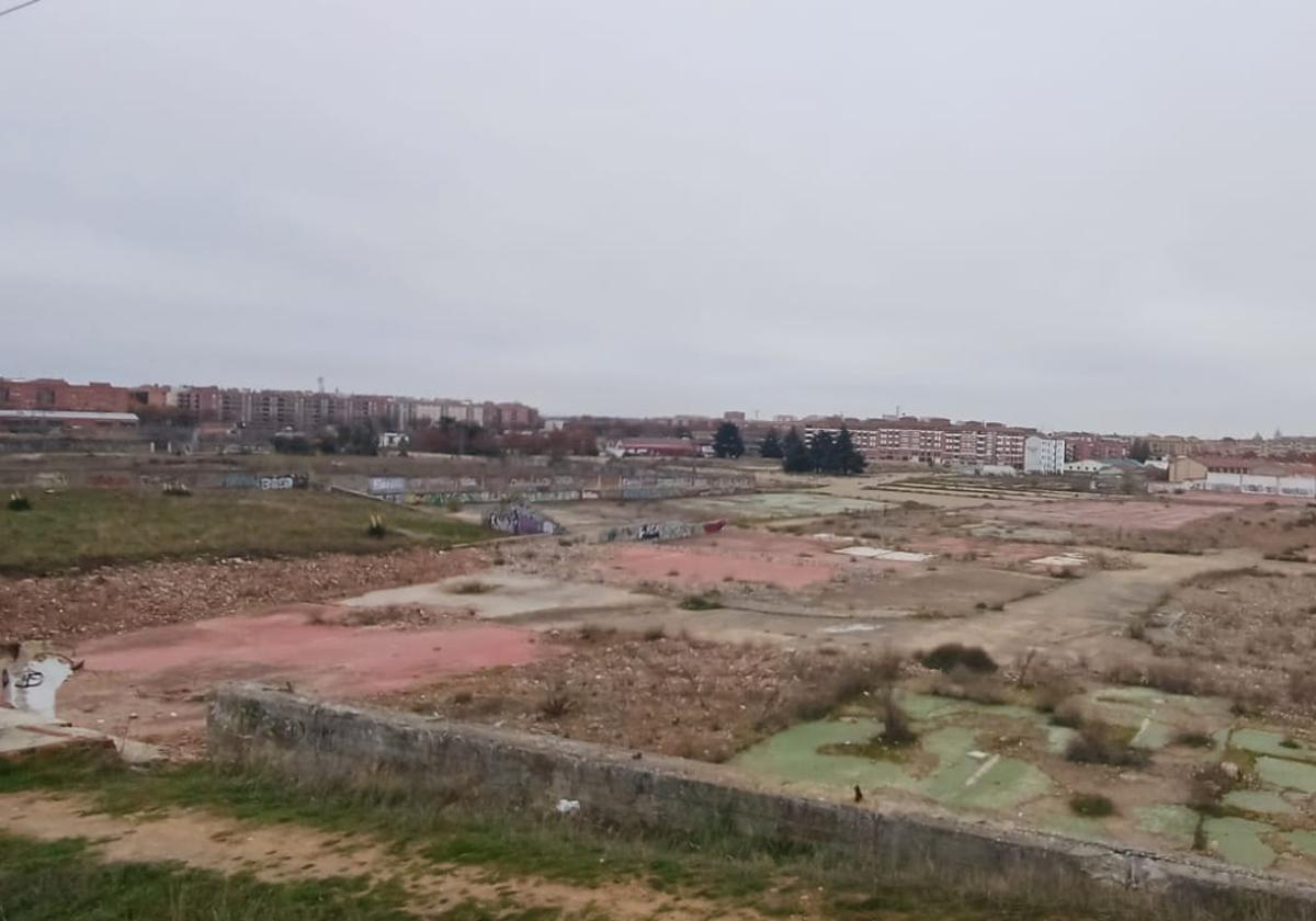 Solares del antiguo Mercasalamanca que el Ayuntamiento va a adquirir.
