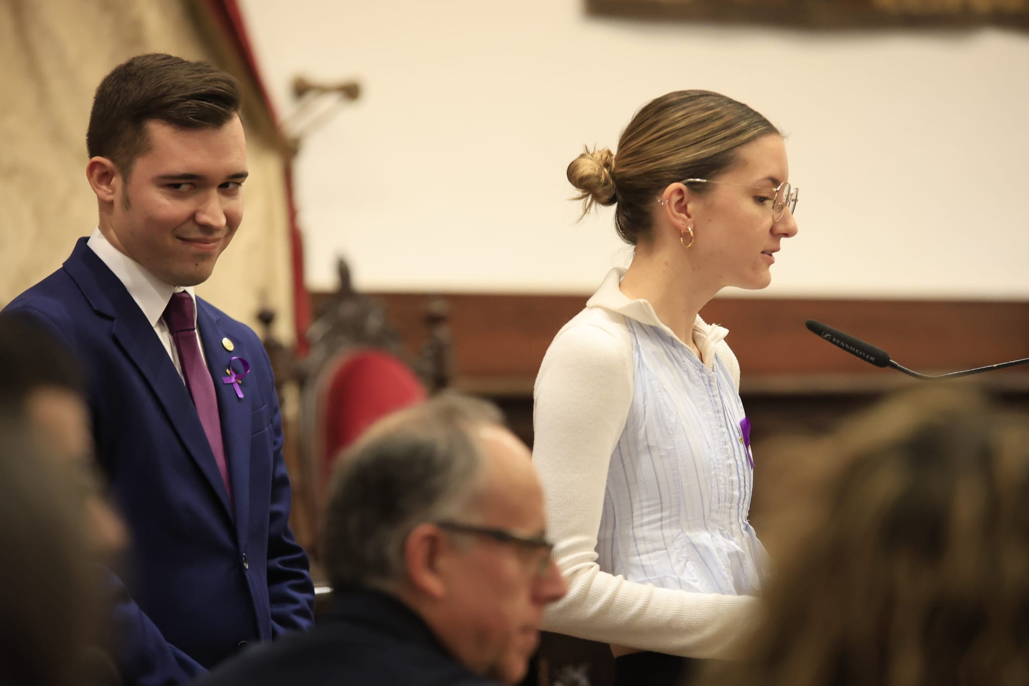 Rozalén canta en el Paraninfo &#039;La puerta violeta&#039; junto a varios niños