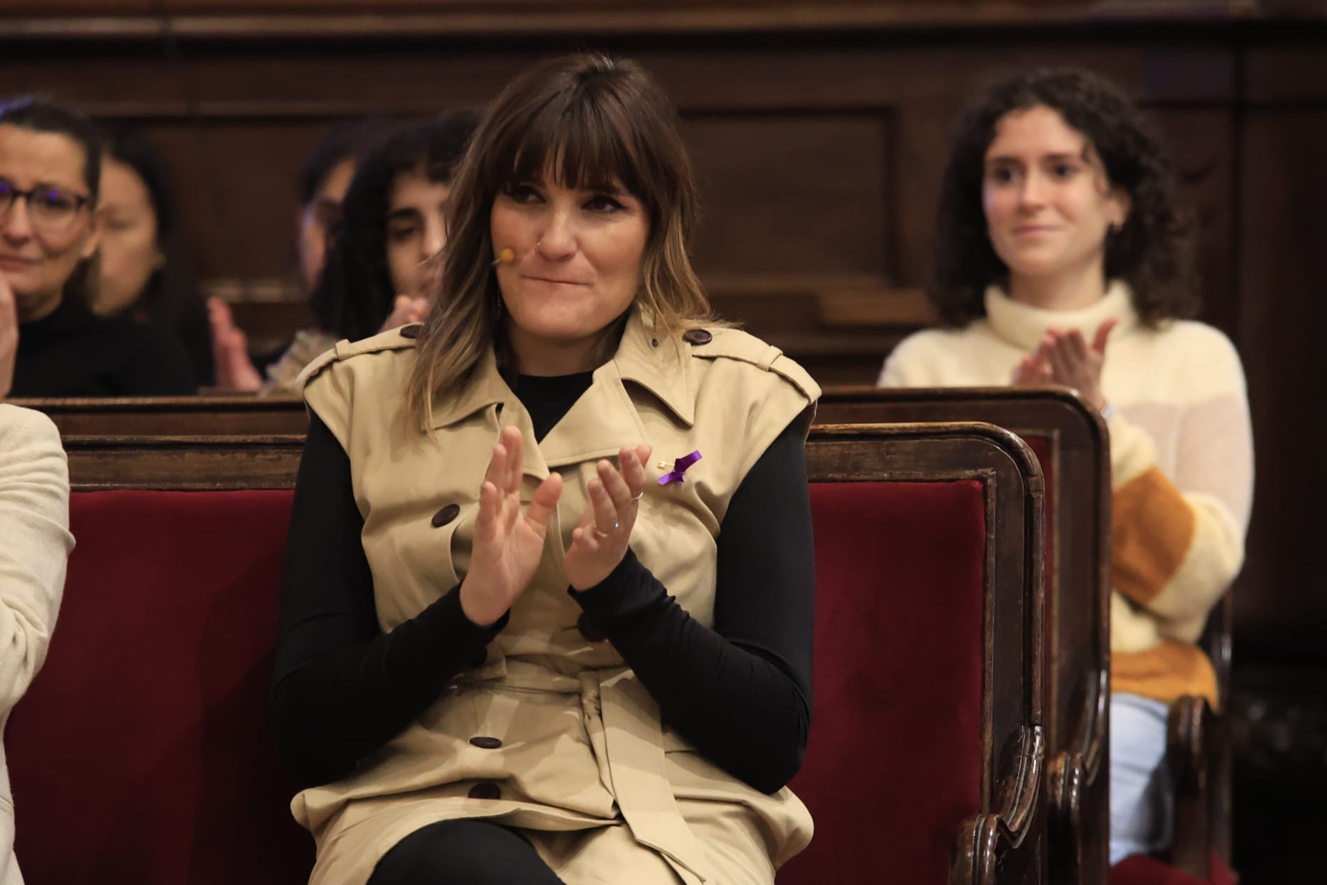 Rozalén canta en el Paraninfo &#039;La puerta violeta&#039; junto a varios niños