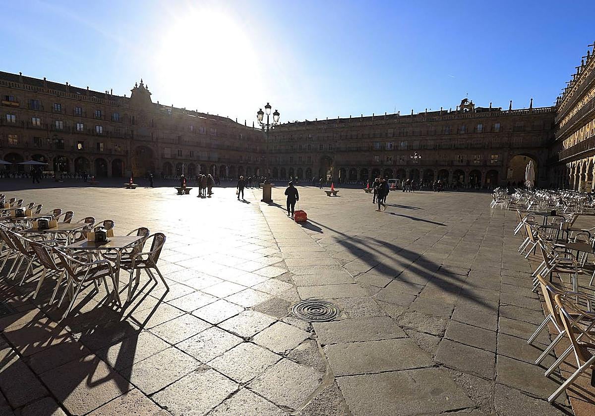 La Plaza Mayor de Salamanca una mañana soleada de noviembre.