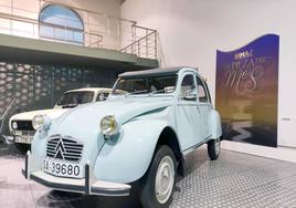 El mítico 'Citroën 2 CV' pieza del mes de diciembre en el Museo de Automoción