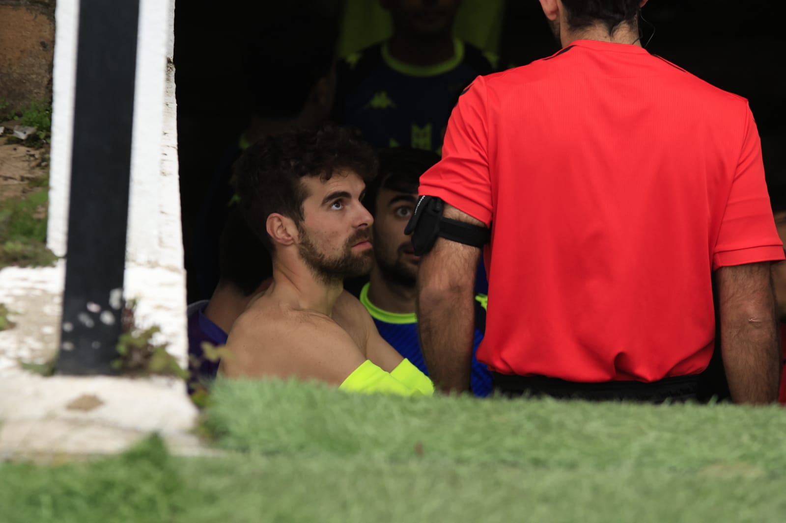 Empate y bronca en el Helmántico