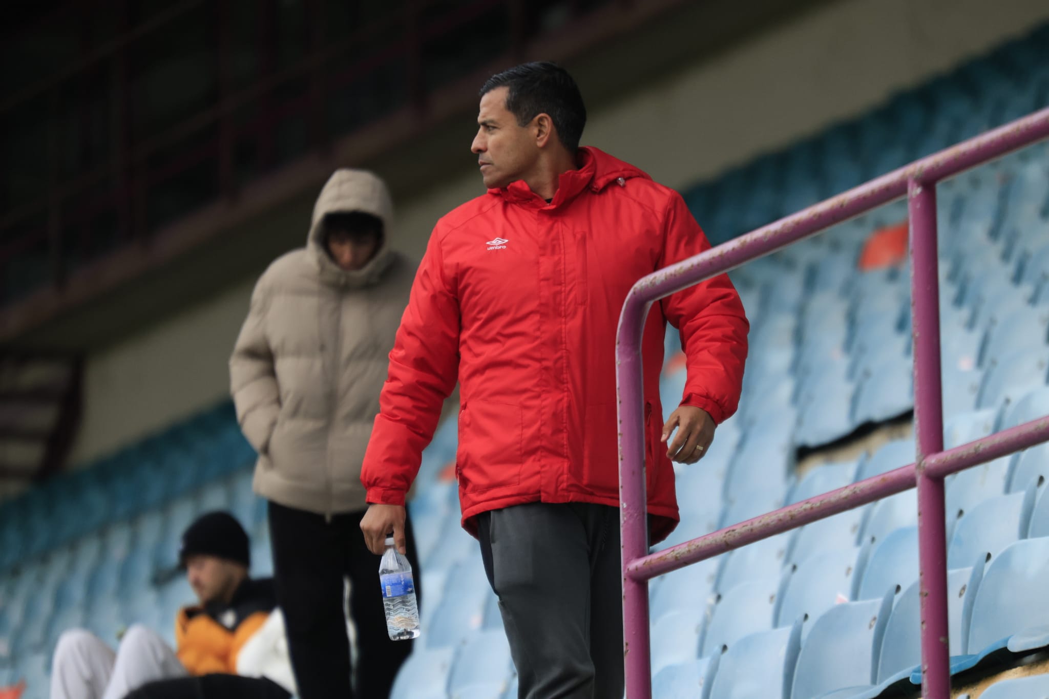 Empate y bronca en el Helmántico