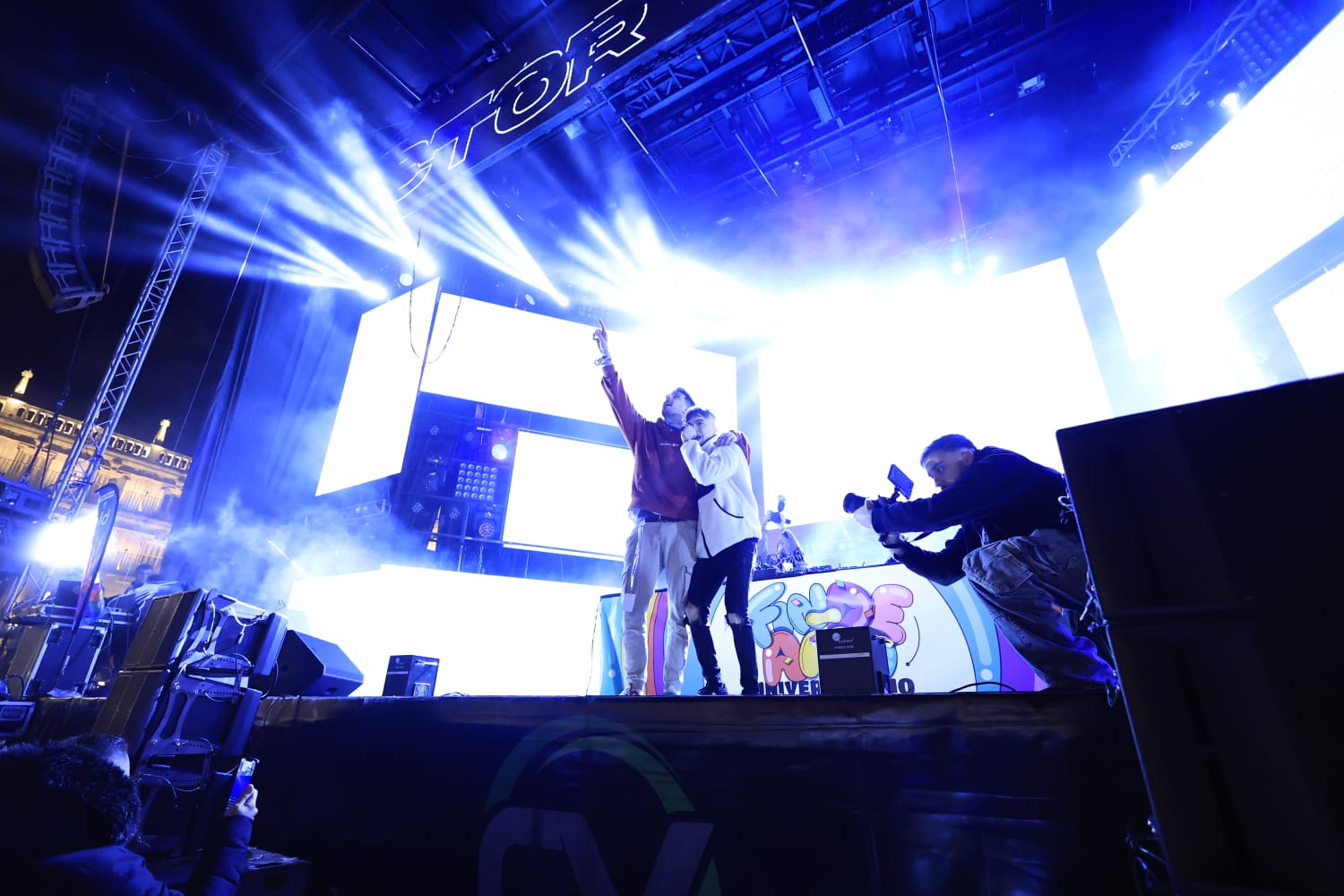 Miles de jóvenes disfrutan de un Fin de Año Universitario menos multitudinario