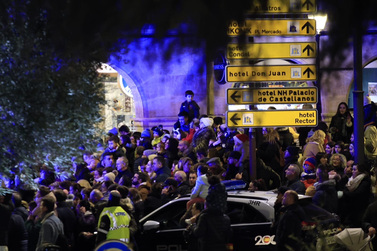 Papá Noel recorre las calles de la ciudad con la &#039;Cabalgaza&#039;