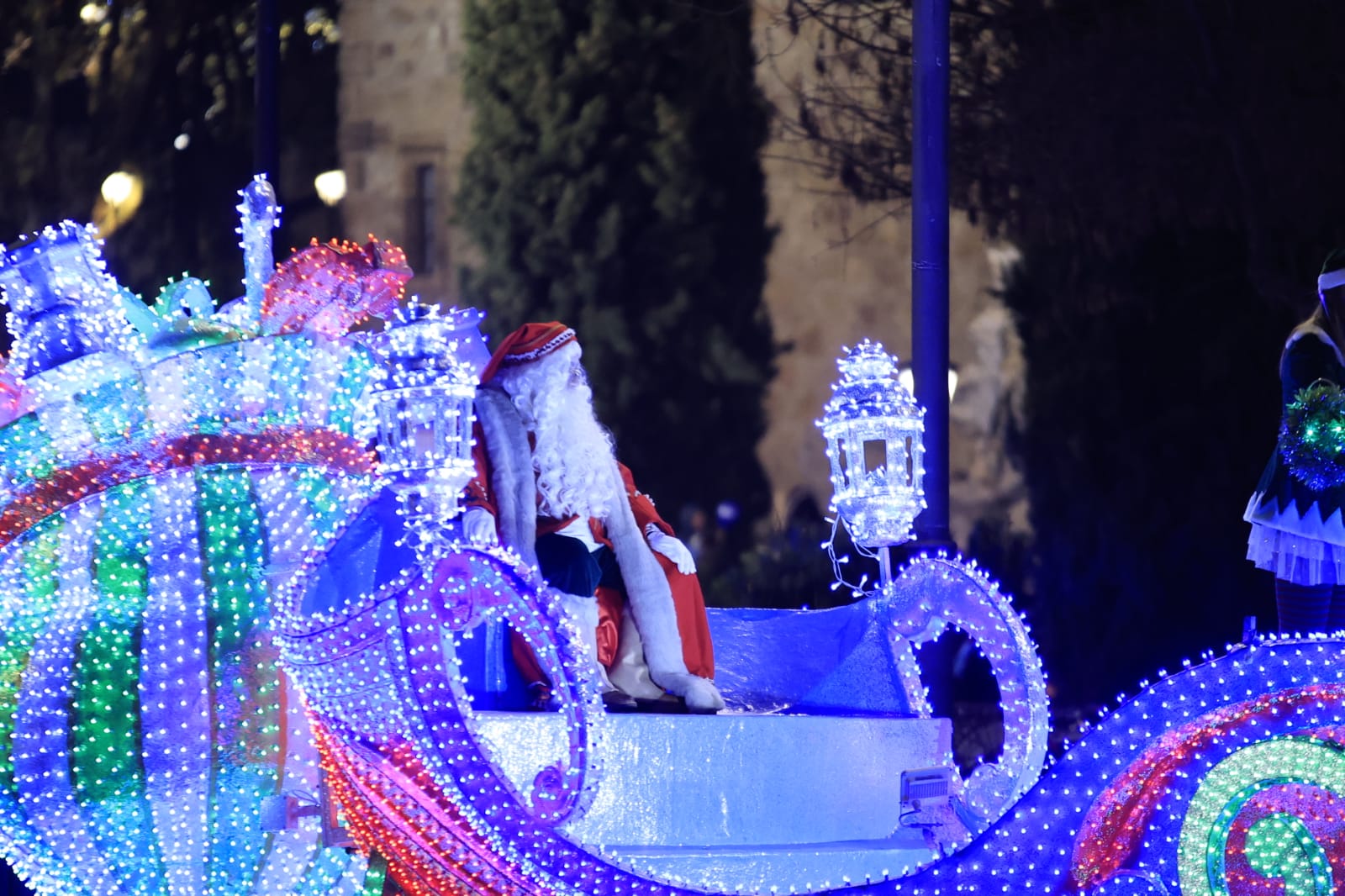 Papá Noel recorre las calles de la ciudad con la &#039;Cabalgaza&#039;
