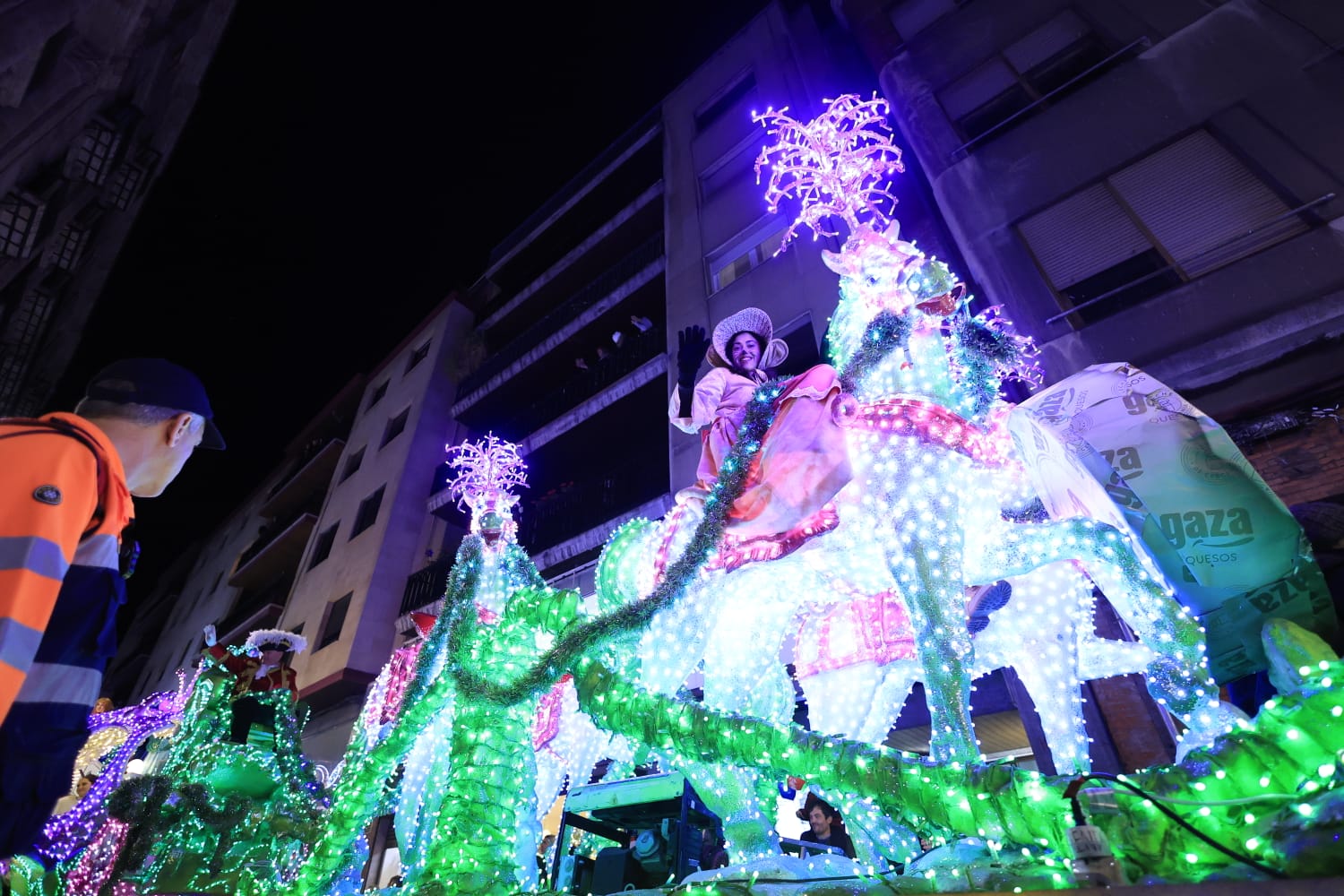 Papá Noel recorre las calles de la ciudad con la &#039;Cabalgaza&#039;