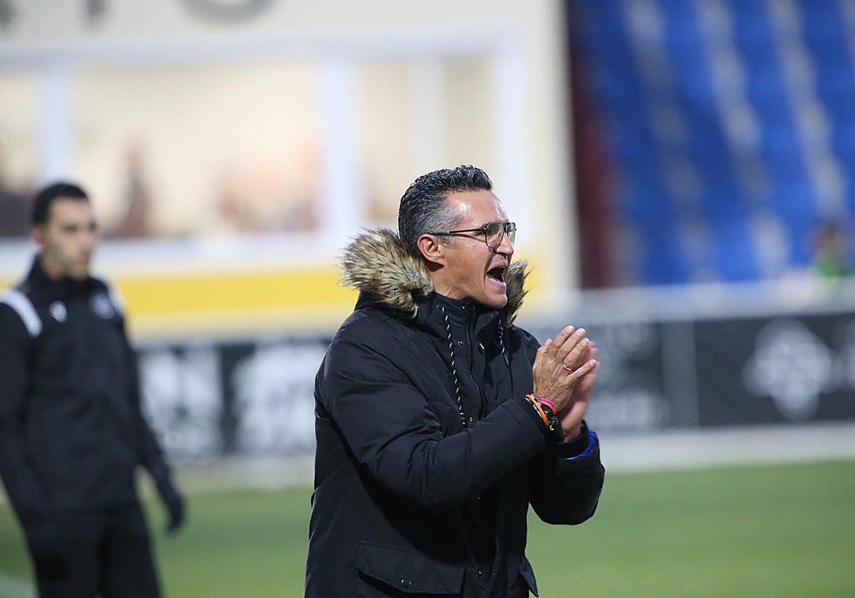 Dani Ponz anima a los suyos en el Reina Sofía