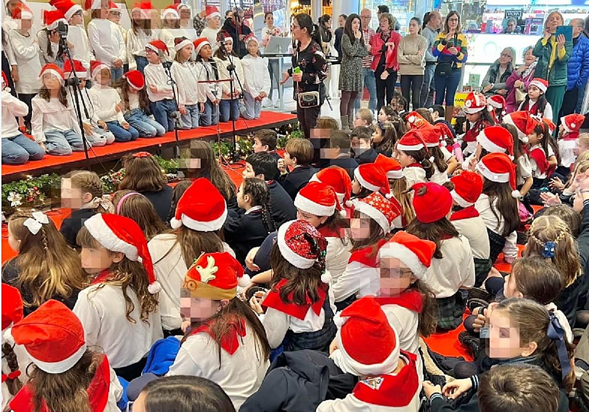Uno de los instantes del Certamen en el CC El Tormes.