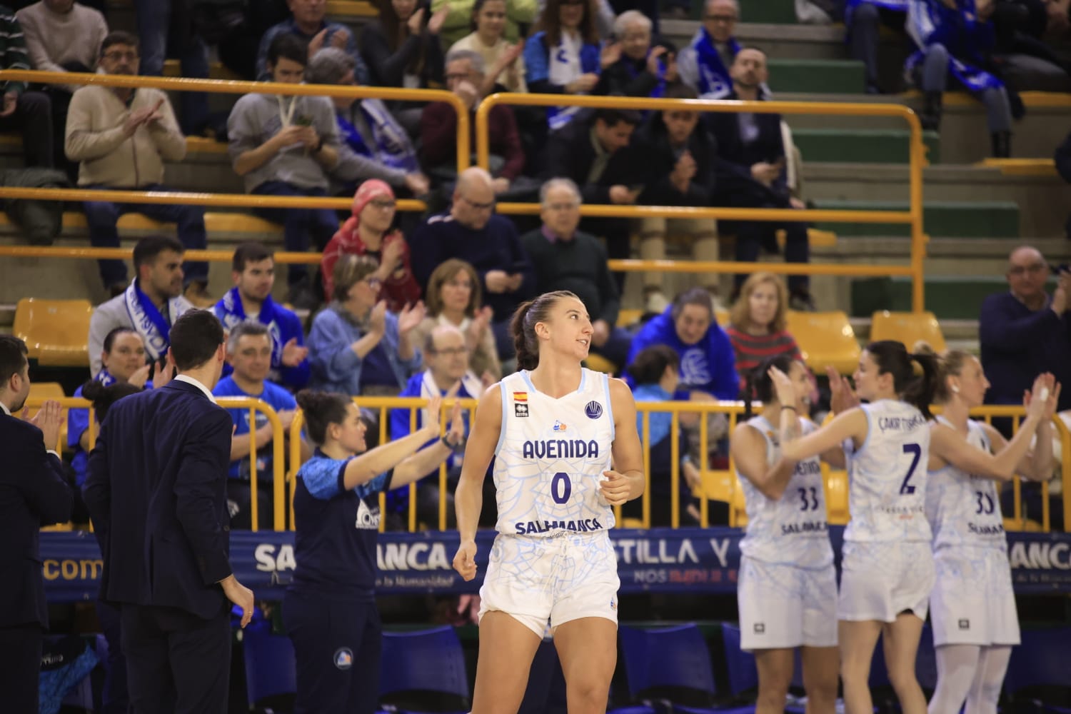 Las imágenes de la dura derrota final de Avenida ante la Virtus