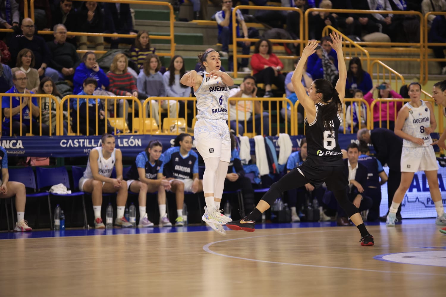 Las imágenes de la dura derrota final de Avenida ante la Virtus