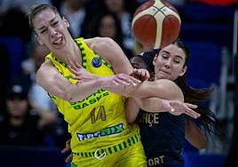 Hatar, con el 14, en la final de la Euroliga de 2022.