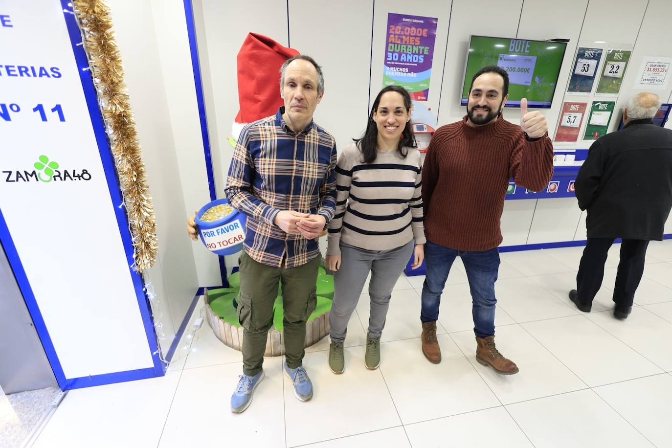 Las administraciones salmantinas afortunadas celebran por todo lo alto los premios de la Lotería de Navidad