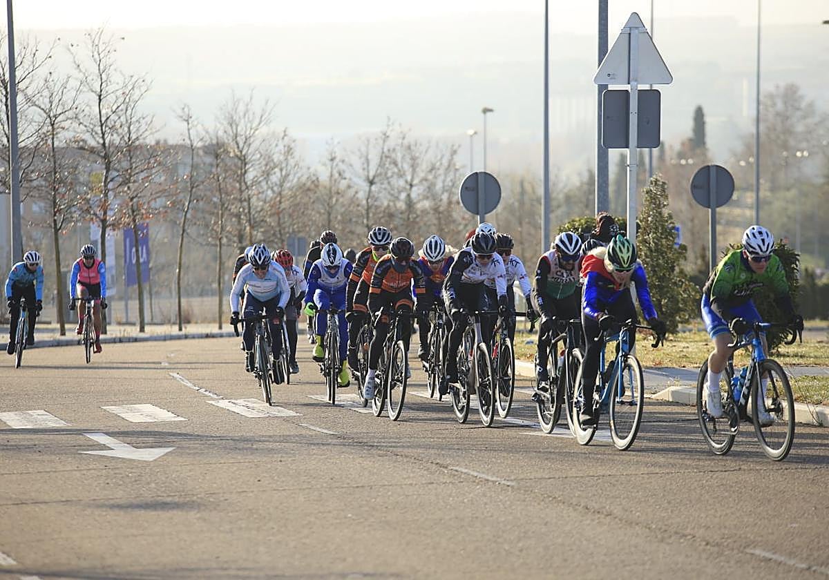 El ciclismo luce en Salamanca con la Carrera del Pavo