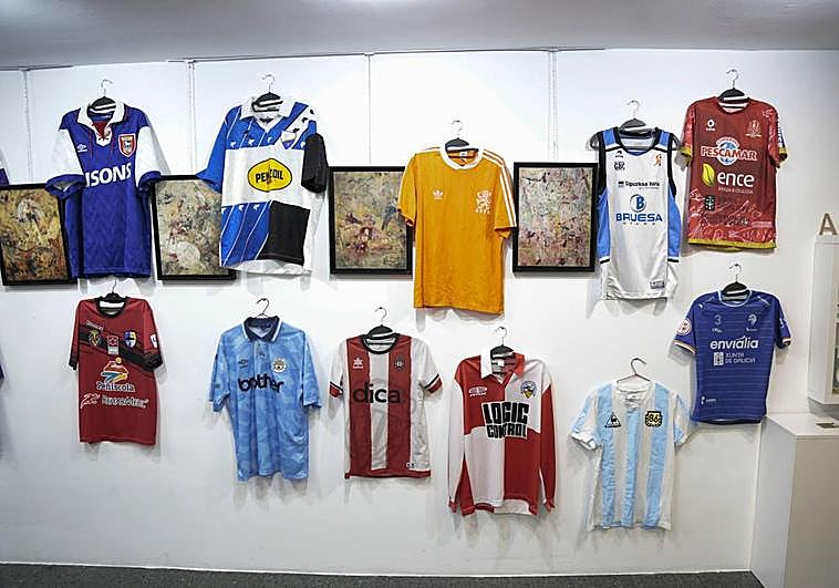 Algunas camisetas de la colección