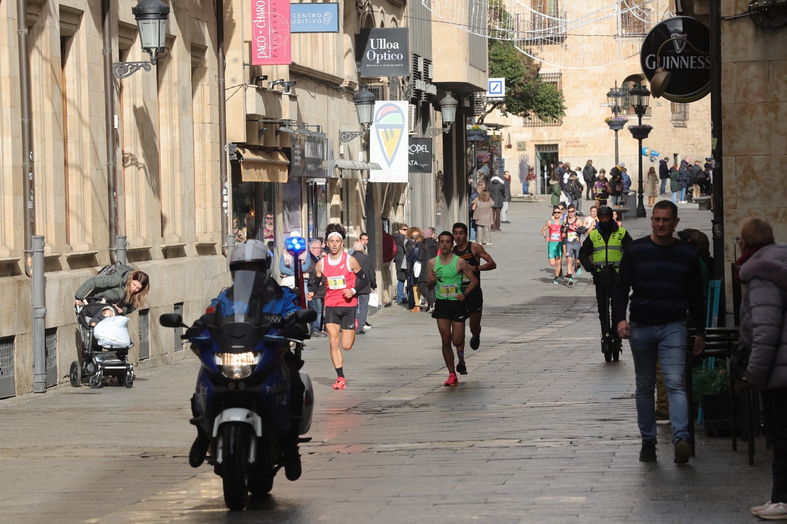 San Silvestre Salmantina: paso por el Puente Romano y calle Compañía
