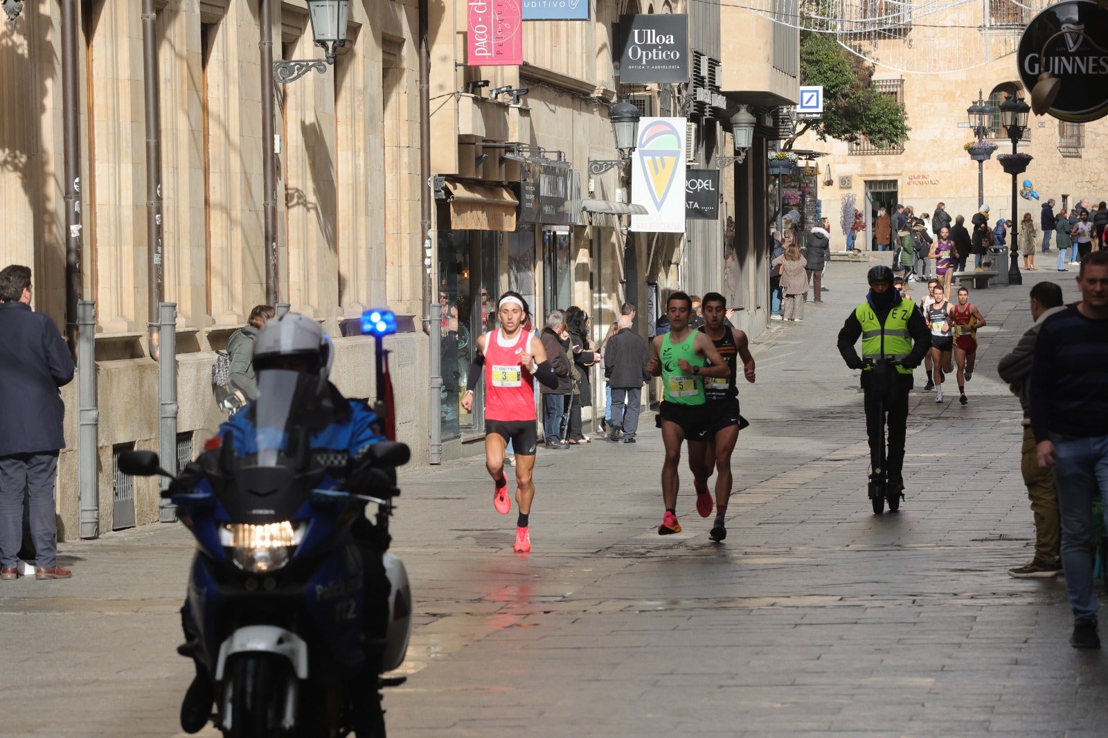 San Silvestre Salmantina: paso por el Puente Romano y calle Compañía