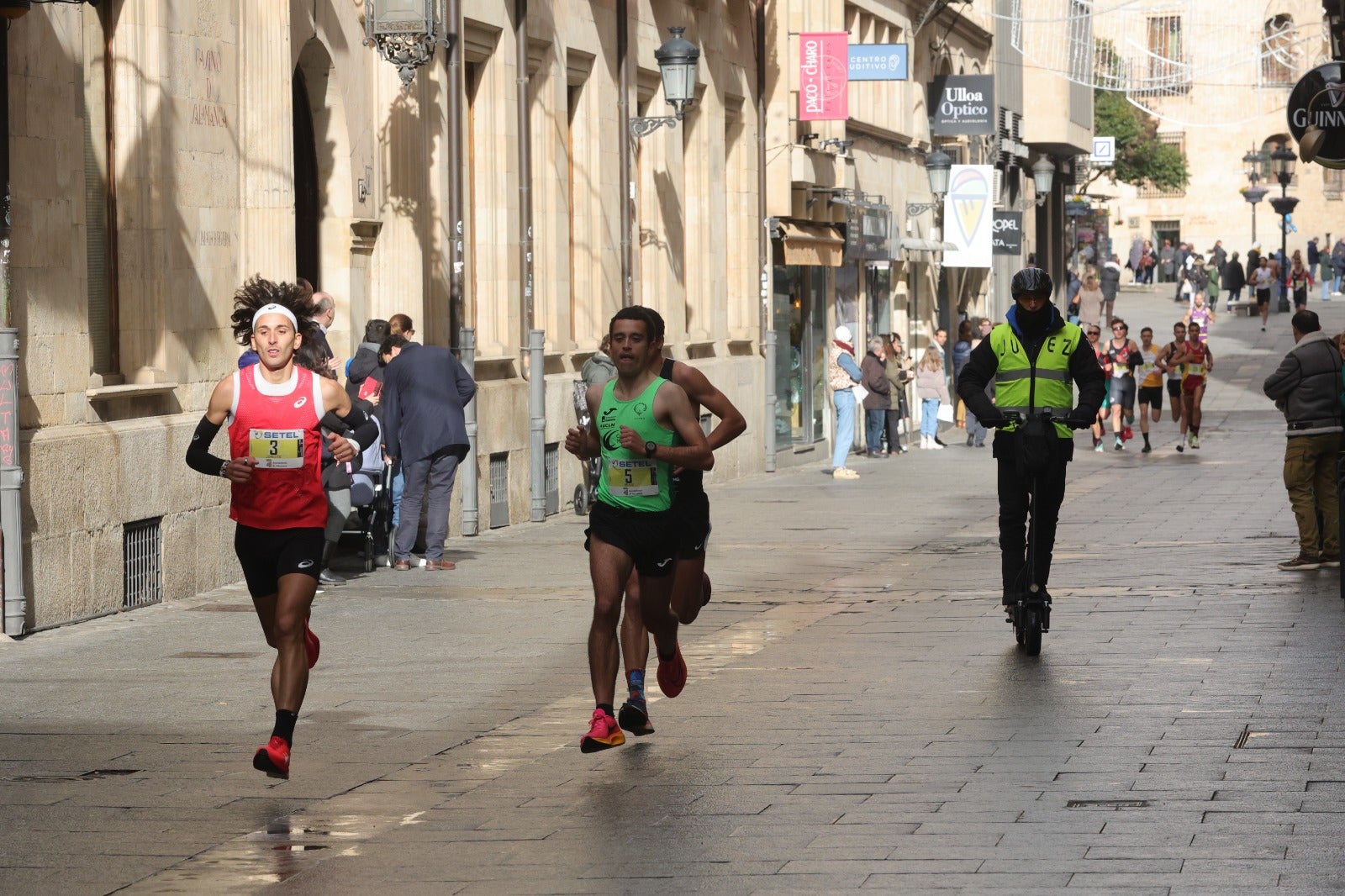 San Silvestre Salmantina: paso por el Puente Romano y calle Compañía