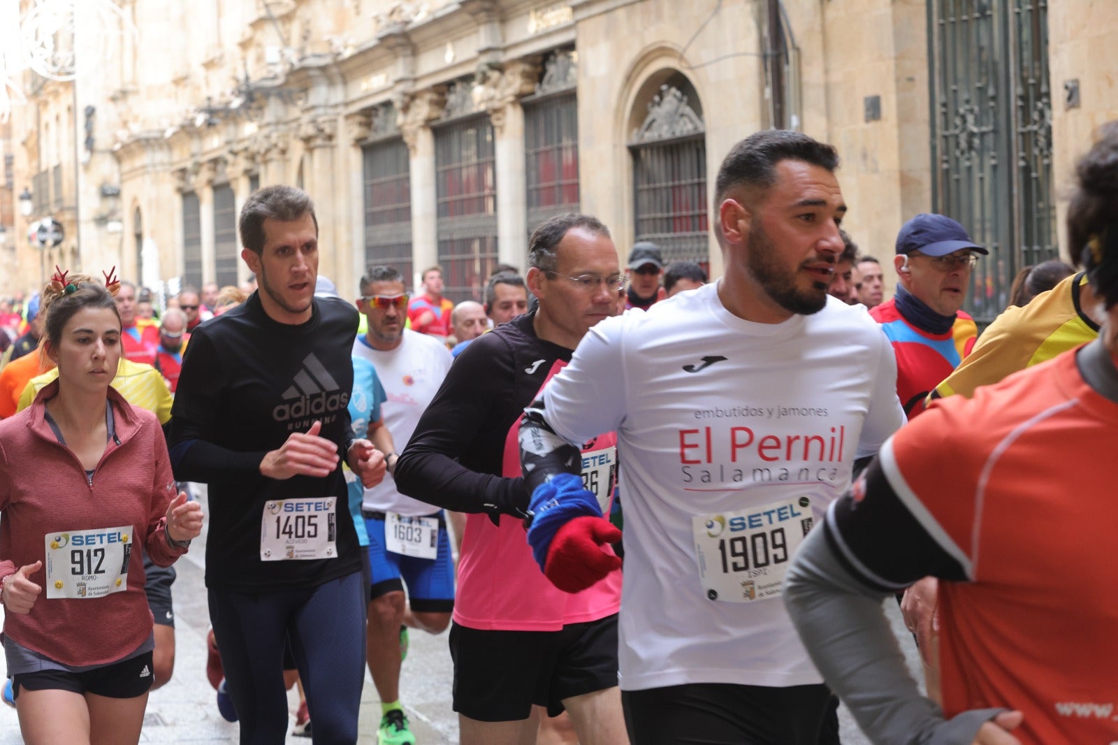 San Silvestre Salmantina: paso por el Puente Romano y calle Compañía