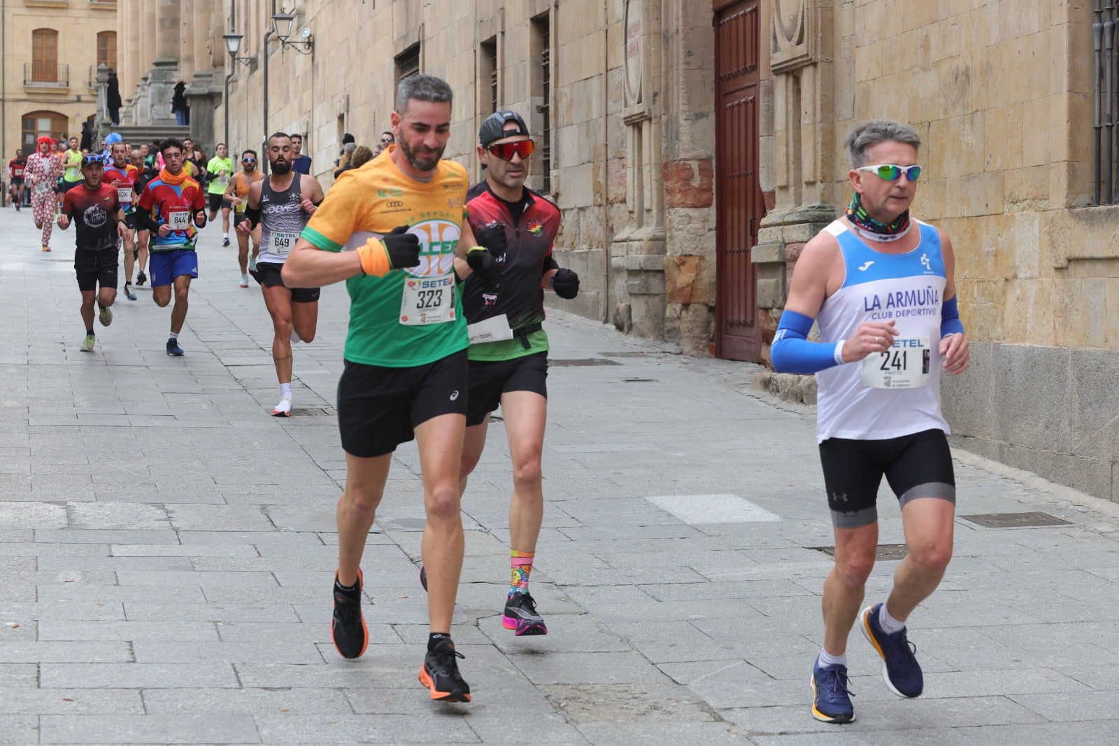 San Silvestre Salmantina: paso por el Puente Romano y calle Compañía