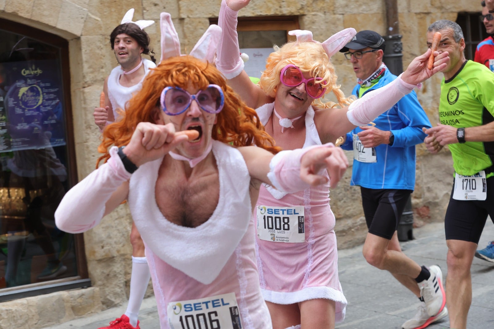 San Silvestre Salmantina: paso por el Puente Romano y calle Compañía