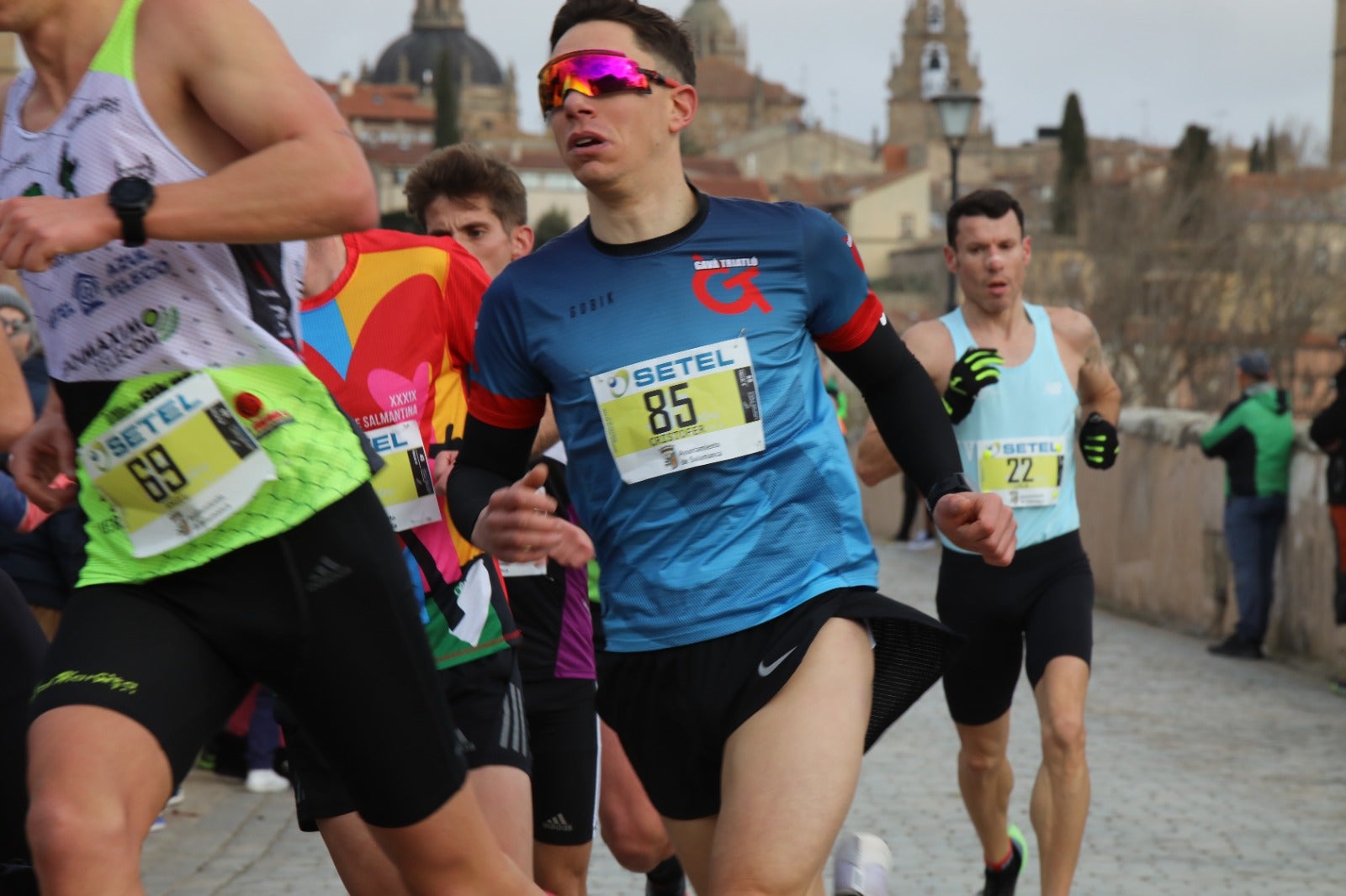 San Silvestre Salmantina: paso por el Puente Romano y calle Compañía