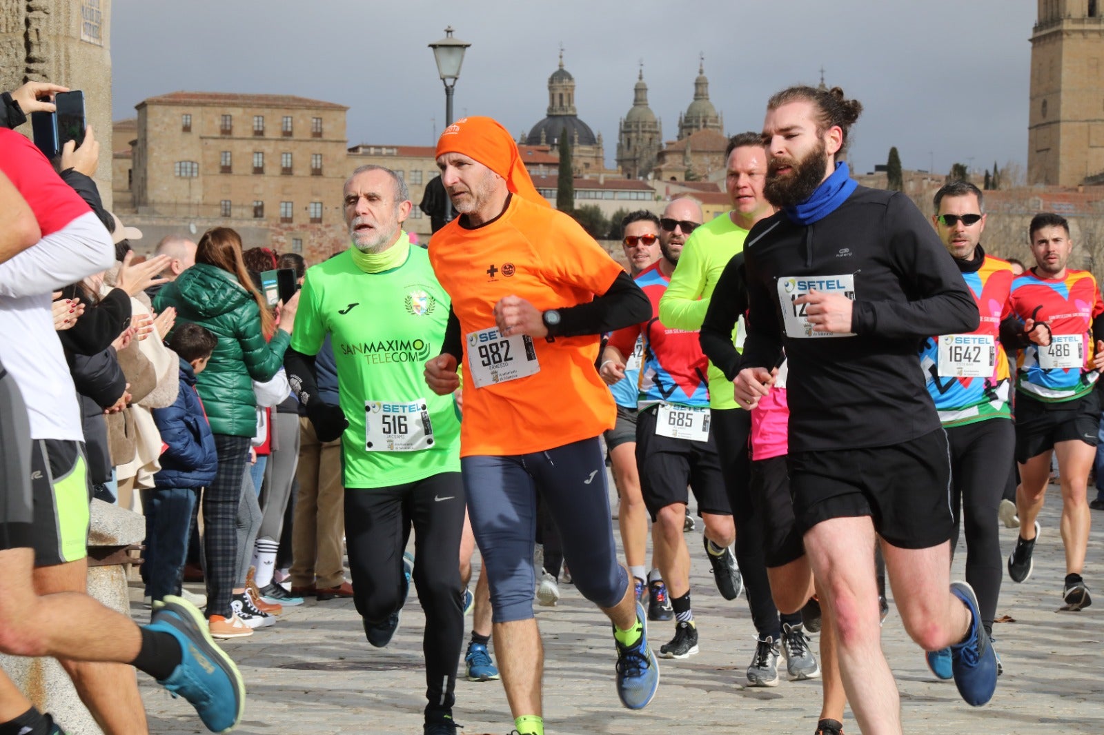 San Silvestre Salmantina: paso por el Puente Romano y calle Compañía