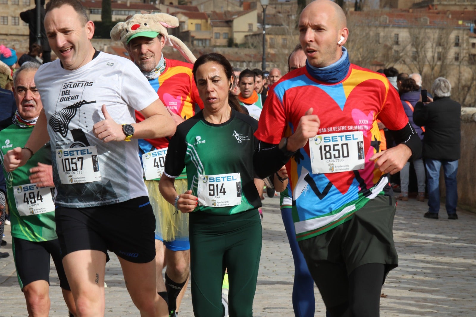 San Silvestre Salmantina: paso por el Puente Romano y calle Compañía