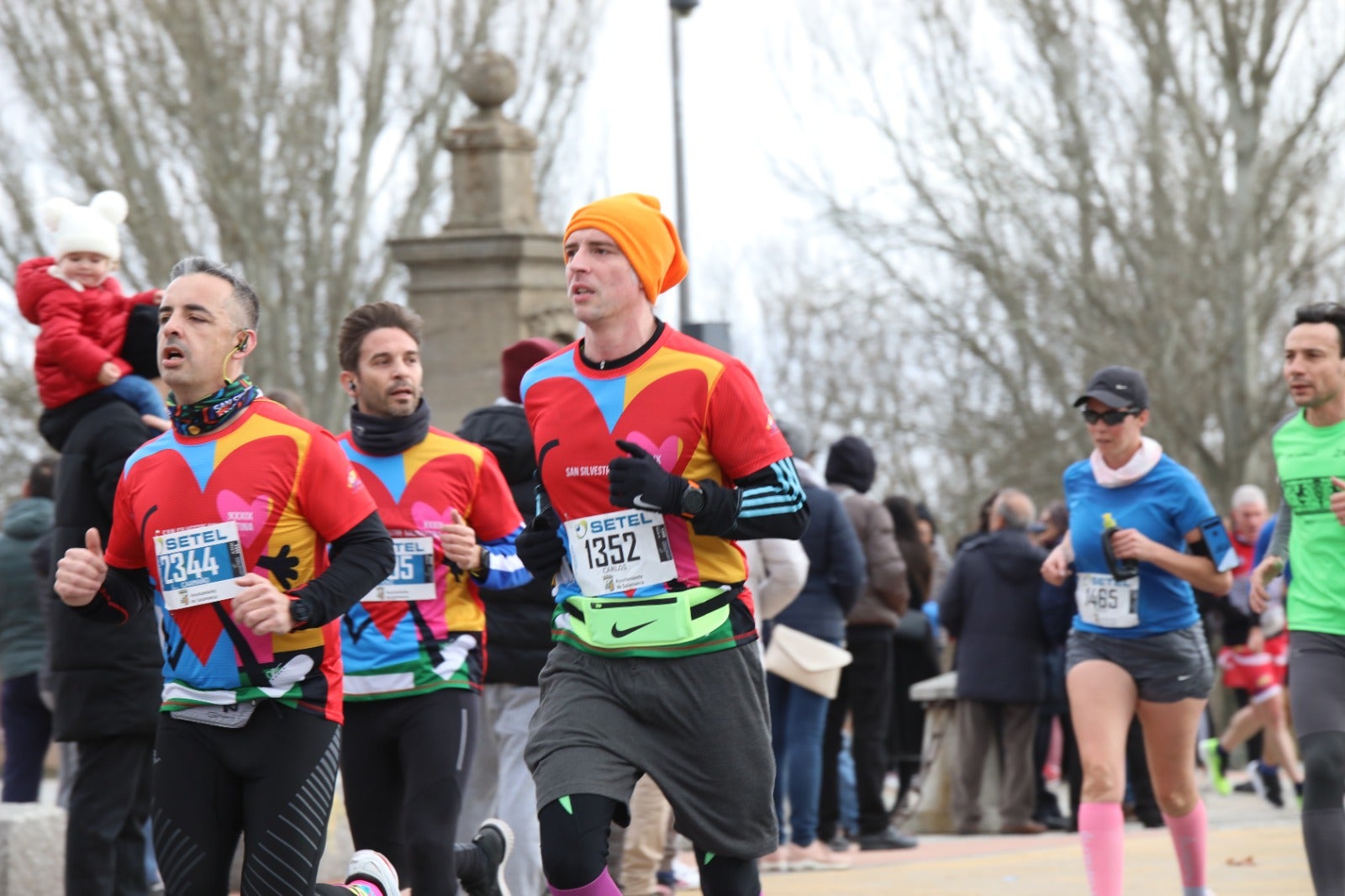 San Silvestre Salmantina: paso por el Puente Romano y calle Compañía