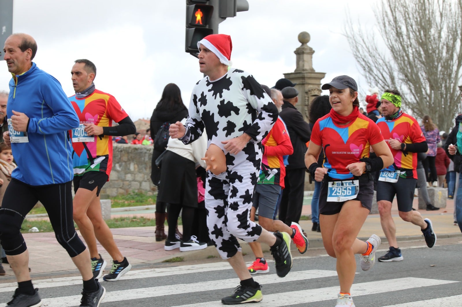 San Silvestre Salmantina: paso por el Puente Romano y calle Compañía